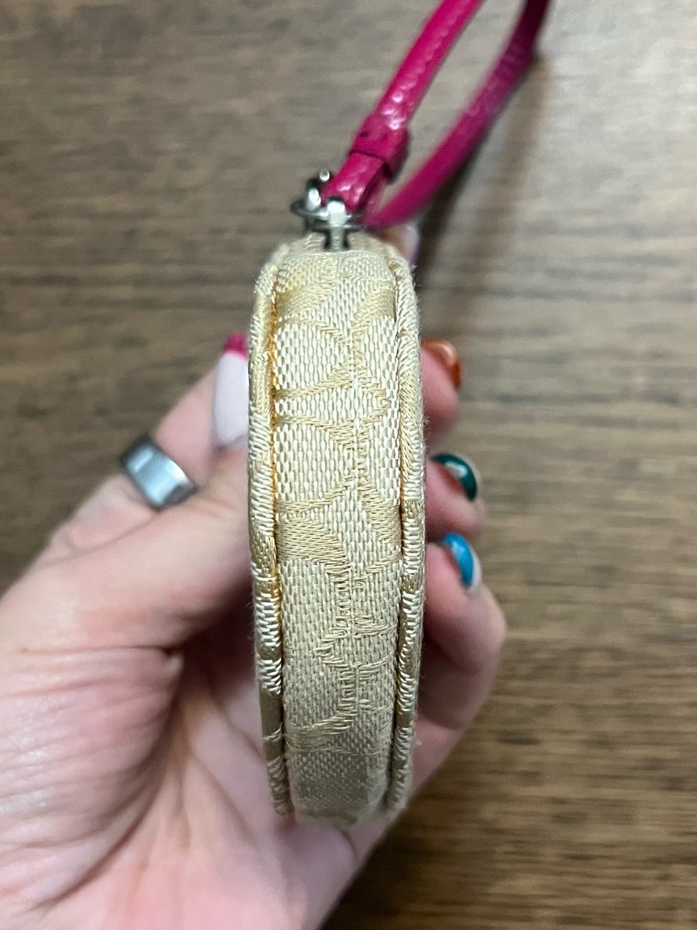 Vintage Coach Signature Heart Shaped Wristlet Limited Edition Beige Pink Y2K - Picture 3 of 9